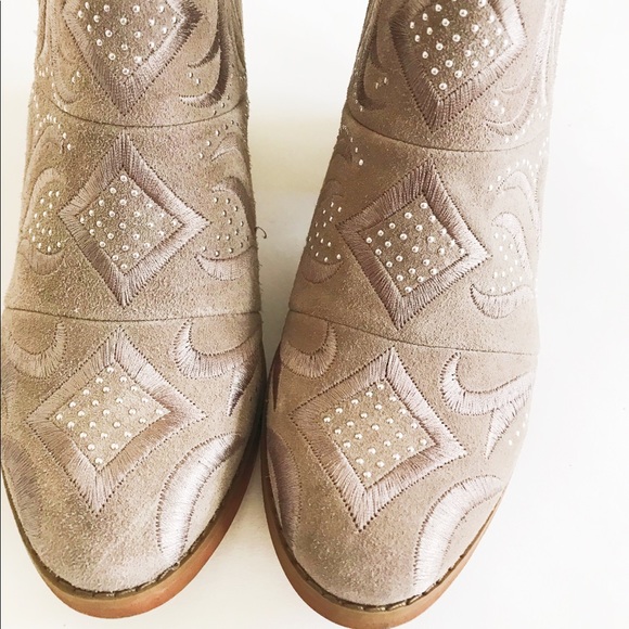 Fergie Suede Leather embroidered booties - Picture 4 of 6
